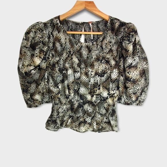 Free People Women's Cotton XOXO Snake Printed Smocked Crop Top Black Size Large - Picture 5 of 7